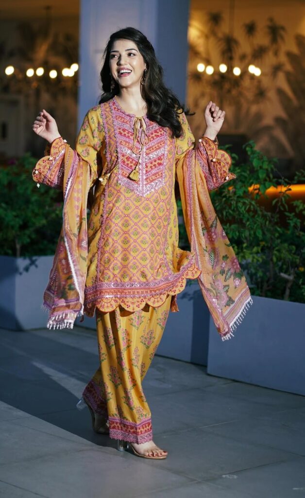 Mehreen Pirzada Height