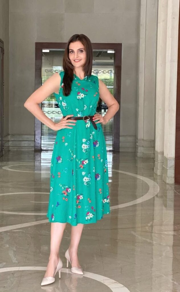 Monica Bedi Height