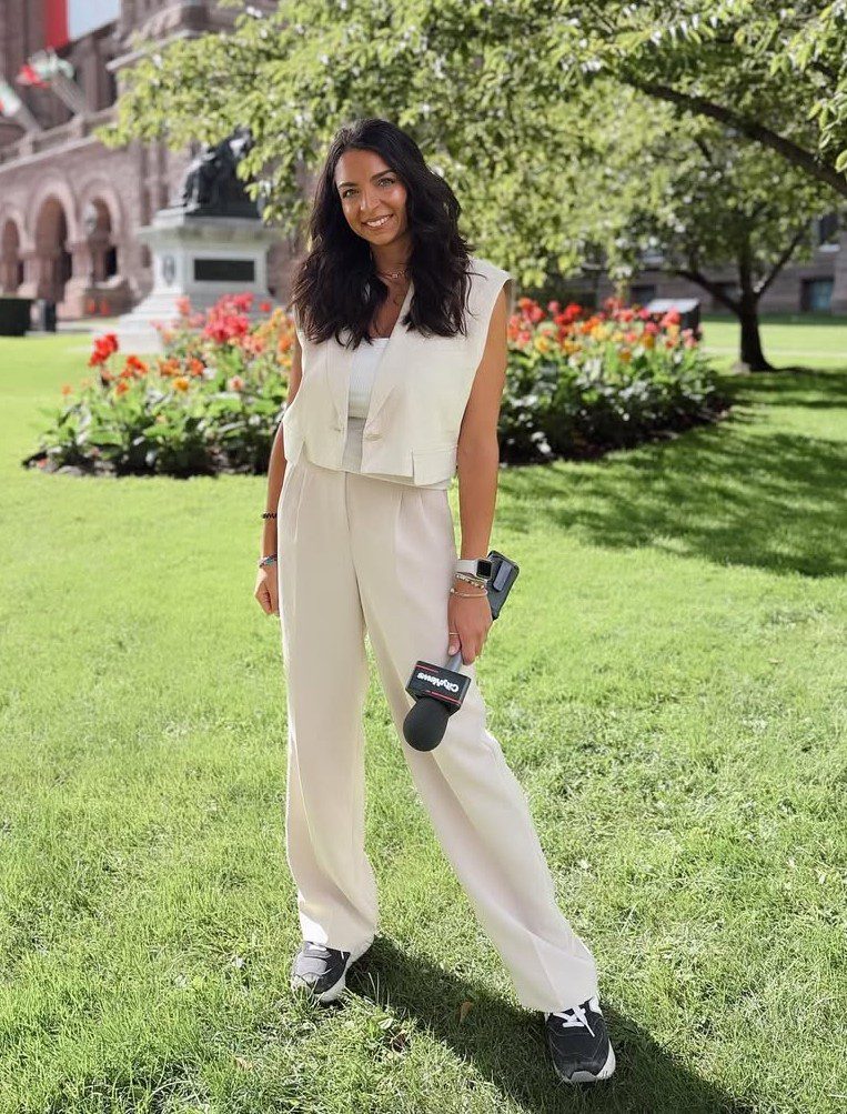 Tina Yazdani Height