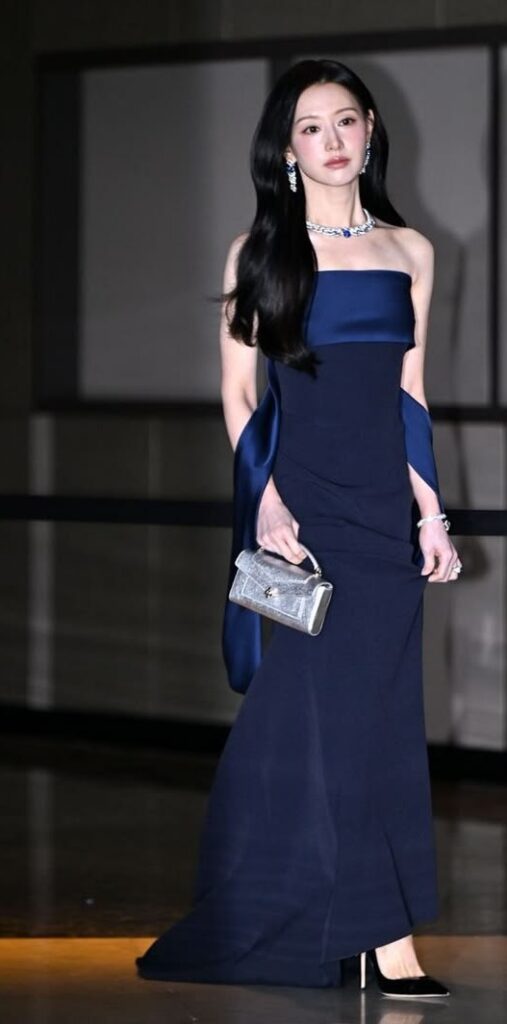 Kim Ji-won Height