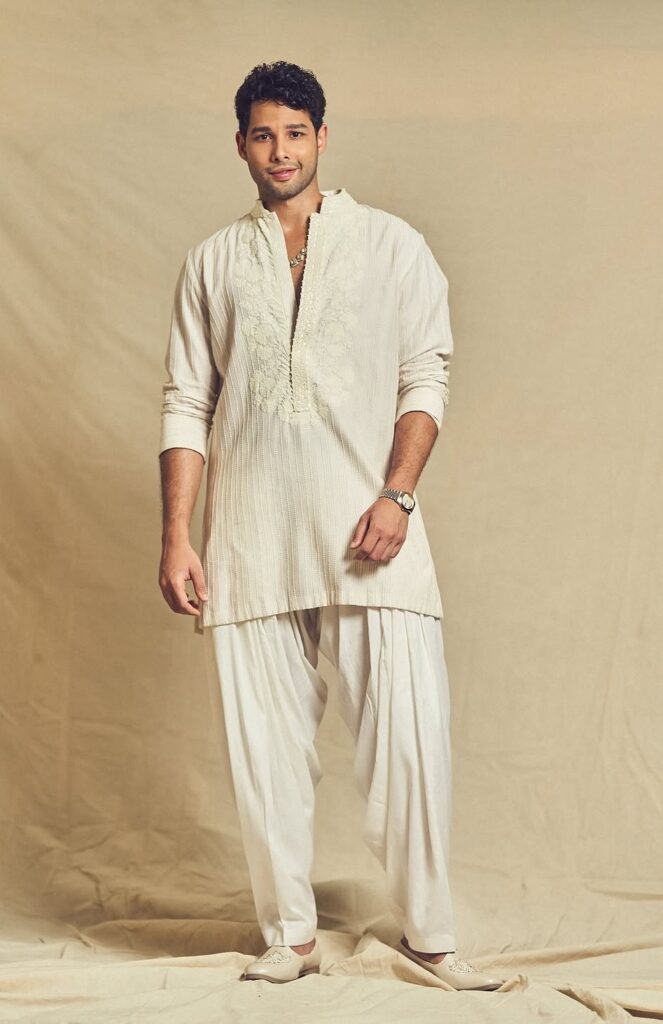 Siddhant Chaturvedi Height