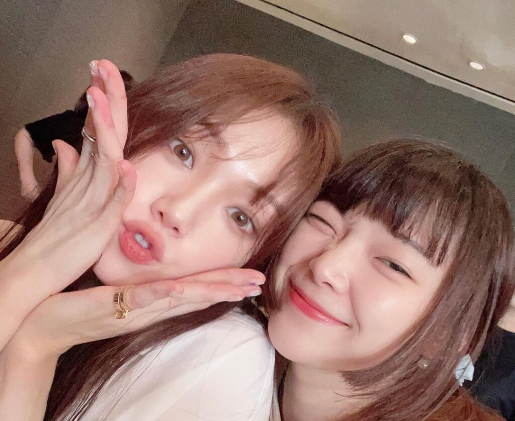 Lee-Sung-kyung-sister