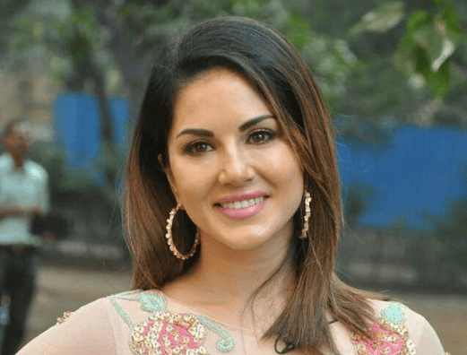 Sunny Leone Early Life