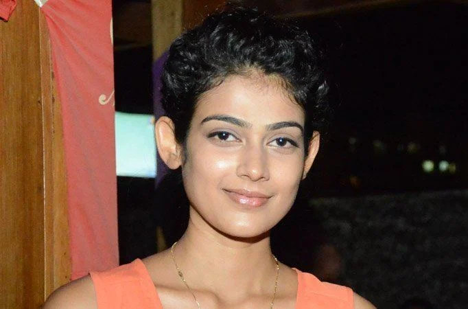 Aakanksha Singh Early Life
