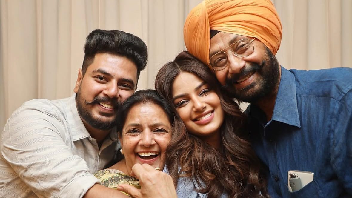 Harnaaz Sandhu Family