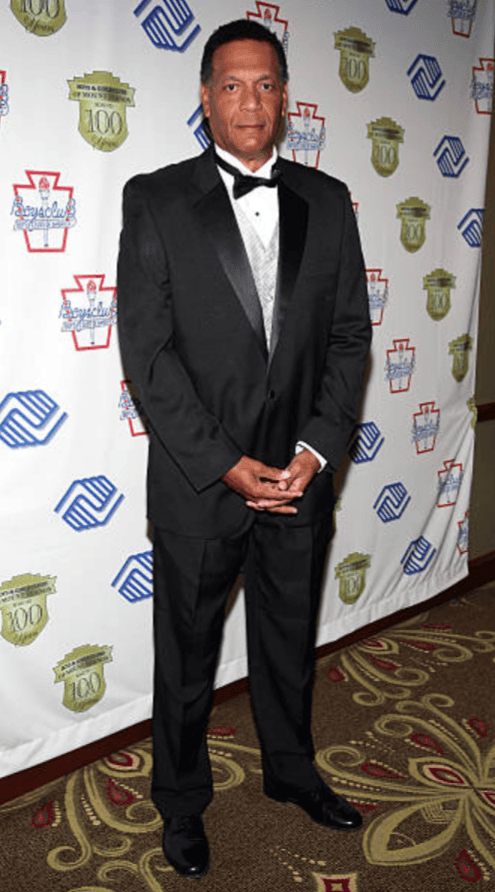 Ken Singleton Height