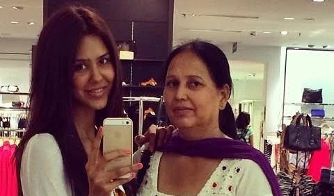 Sonam Bajwa Mother