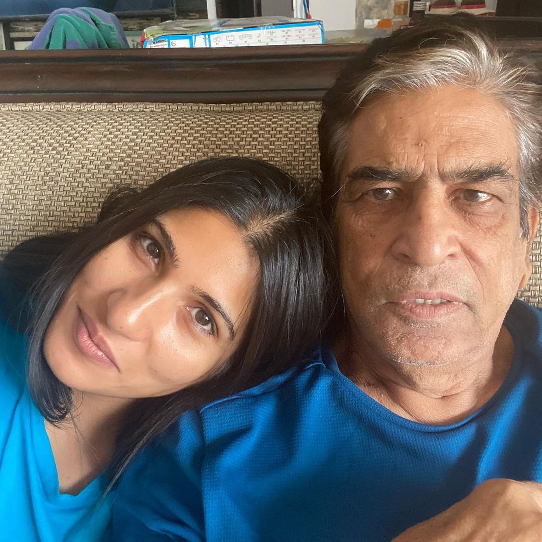 rubika liyaquat with her father