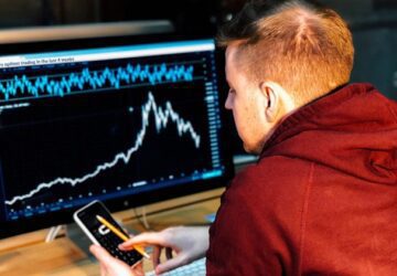 Trade With The Reputed Broker And Win