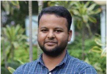 Meet the IITian Son of a Tobacco Shop Owner who Cracked UPSC Twice and Achieved the Rank of IAS Officer