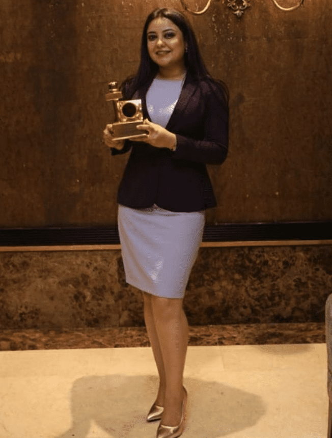 Madhuri-Kalal-with-her-ENBA-award