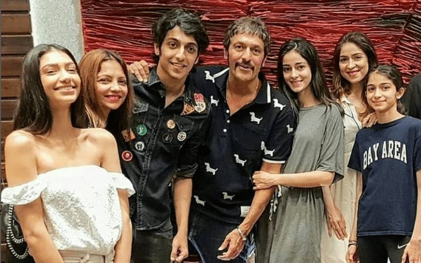 Rysa-Panday-with-Family