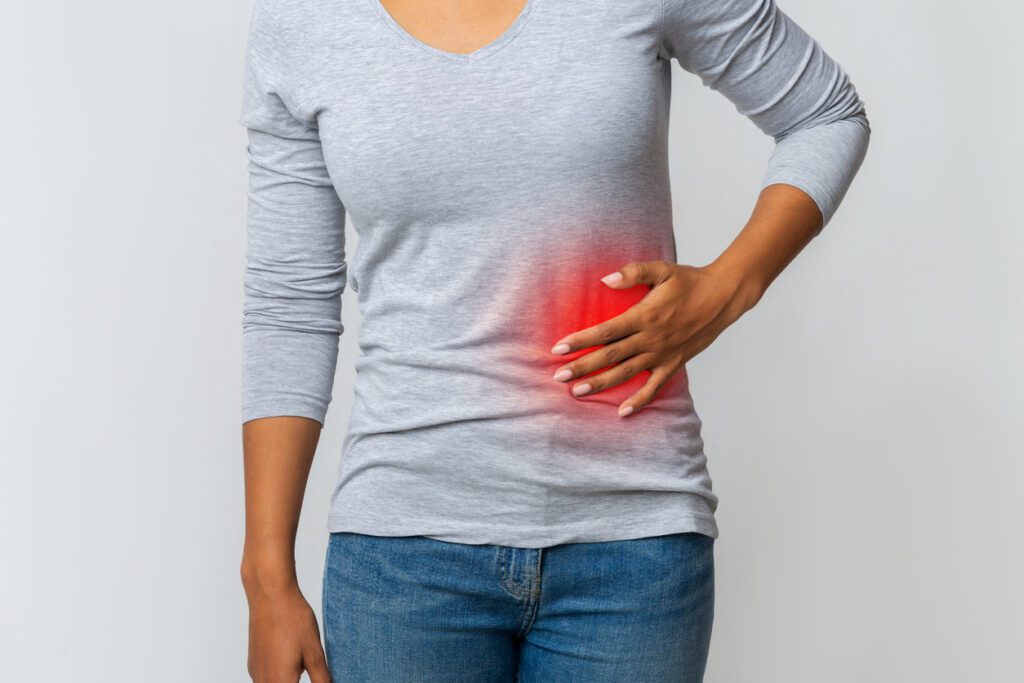 Common Causes of Pain Under the Left Rib Cage After Eating