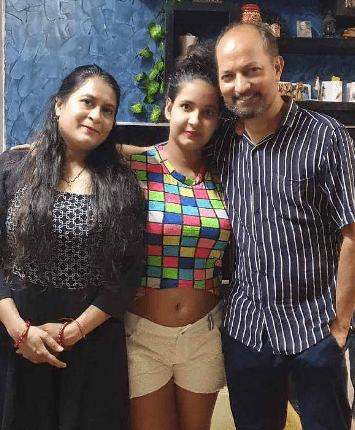 Ridhima Tiwari with her Parents