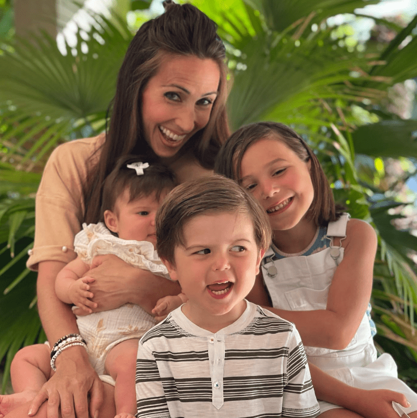 Lauren Simonetti with Her Daughters and Son