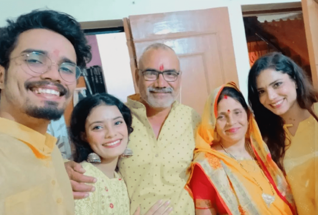 Palak Singh With Her Father, Mother, Brother and Sister