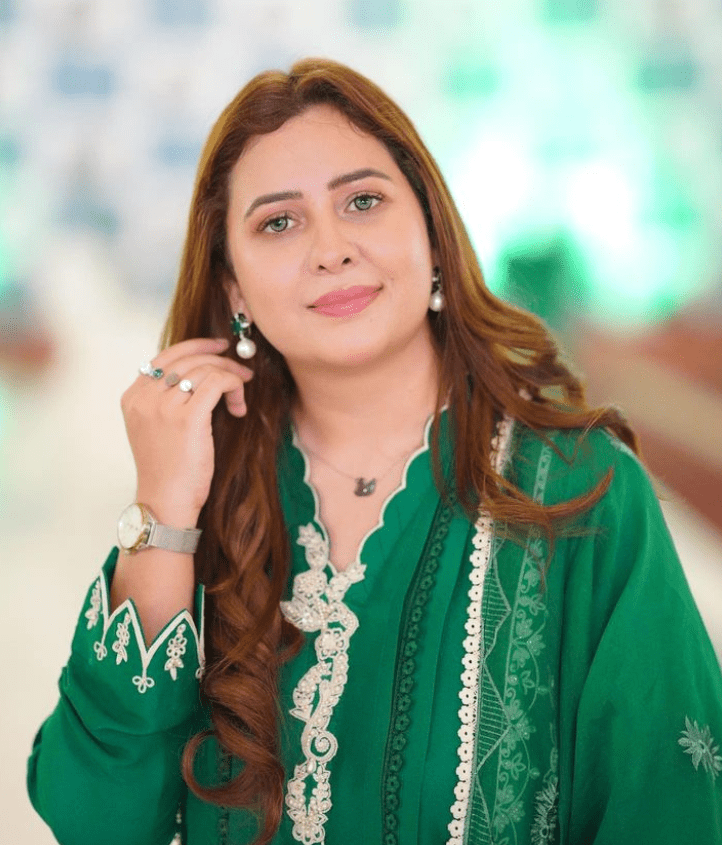 Rabia Anum- Pakistani Female News Anchor