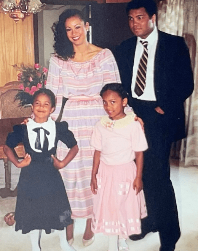 Laila Ali with her Parents and her Sister