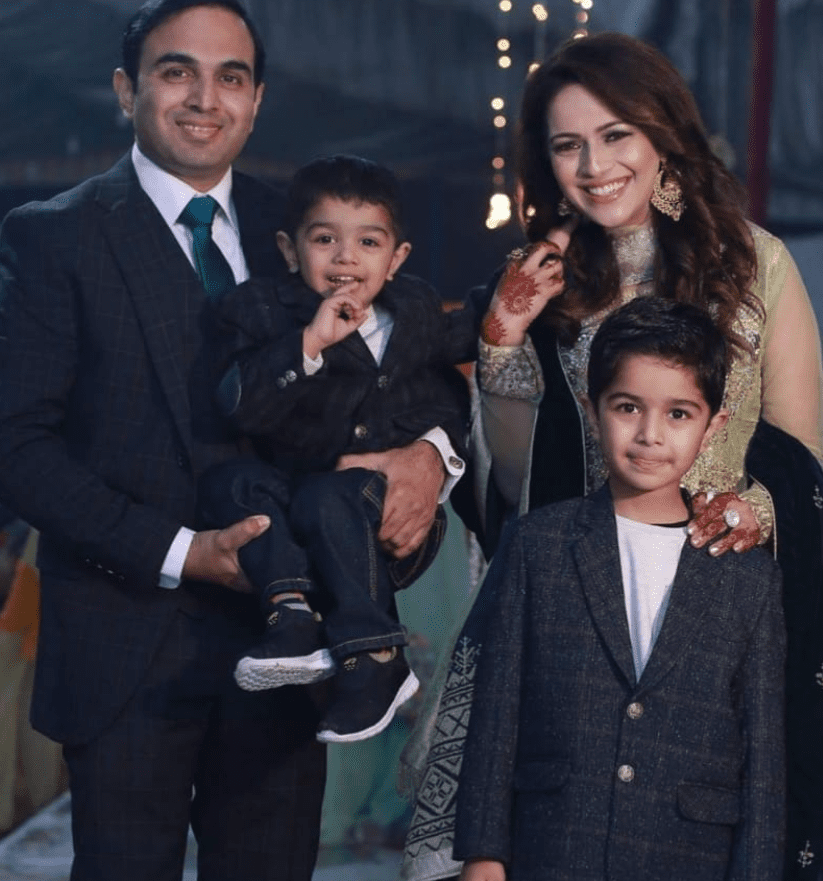 Ayesha Bakhsh with her Husband and Kids