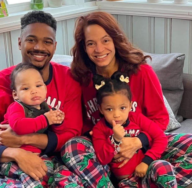 Elle Duncan with her Husband and Kids