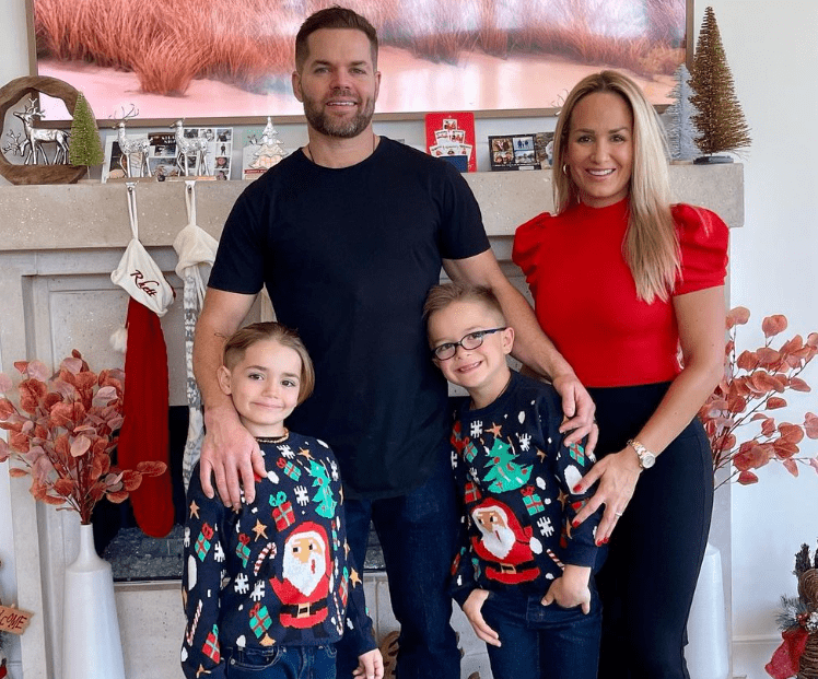 Jenn Brown with her Husband and Kids