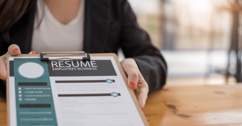 Things to Look for When Selecting the Best Resume Writer