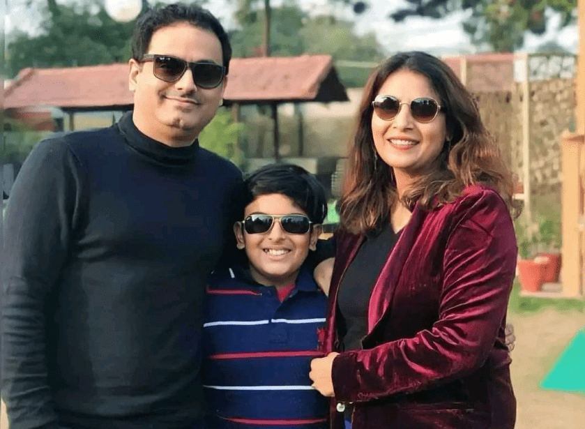 Vikas Divyakirti sir with his Son and Wife
