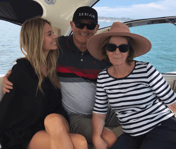 Jennifer Hawkins With Father and Mother
