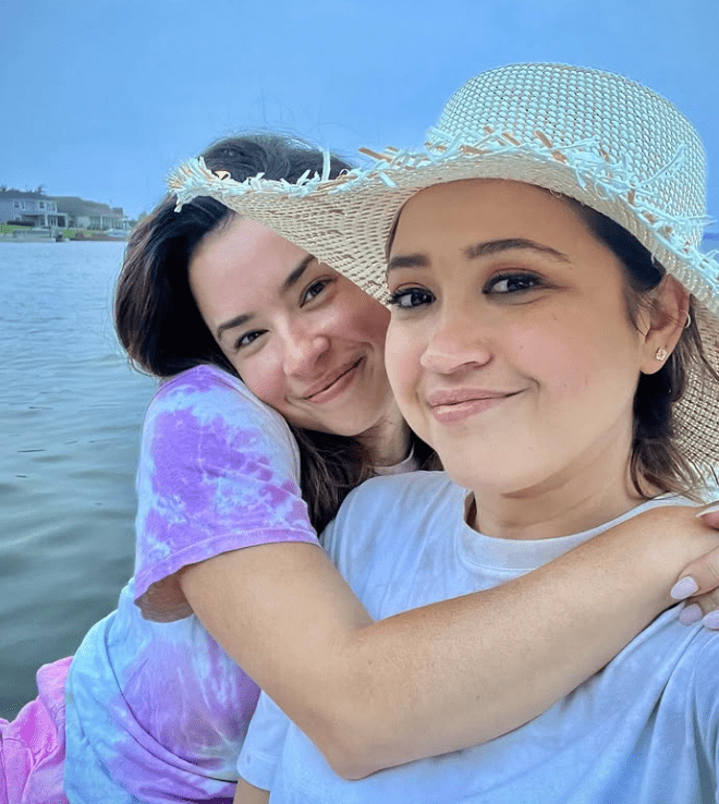 Amanda Guerra with her Sister