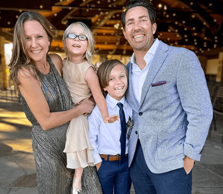 Greg Bledsoe with his Wife, Son and Daughter
