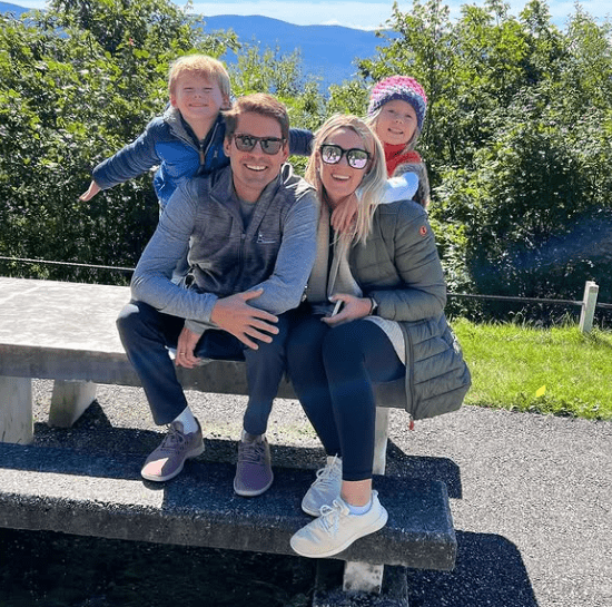 Rob Finnerty with his Wife and Kids