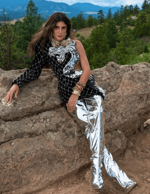 Taban Sharifi Height