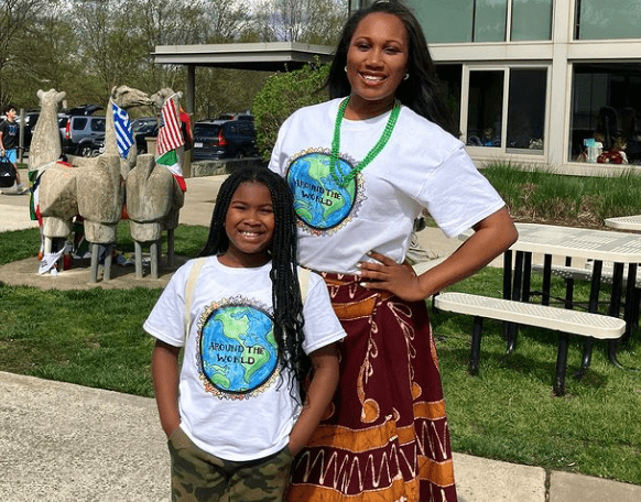 Tisha Lewis with her Daughter