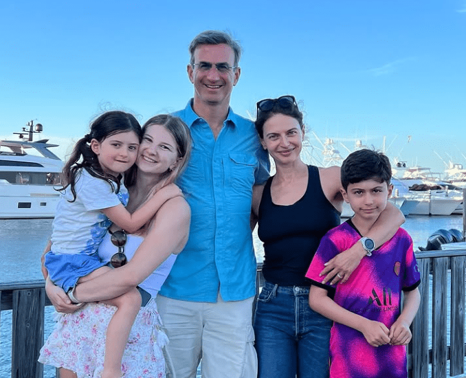 Bianna Golodryga with her Husband and Kids