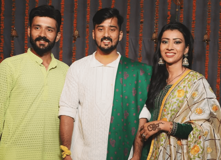 Jyotsana Paatni with her Brothers