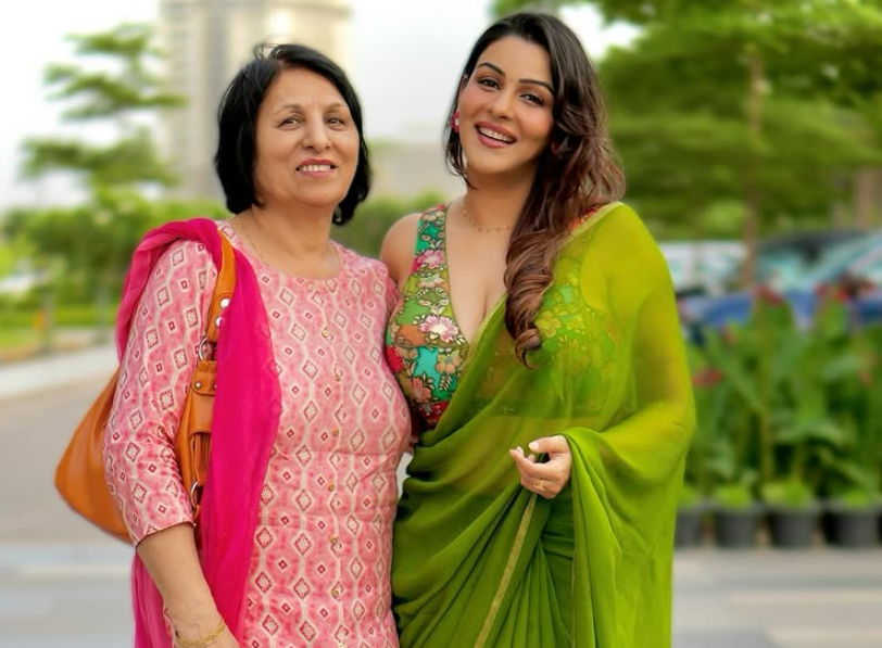 Yamini Malhotra with her Mother