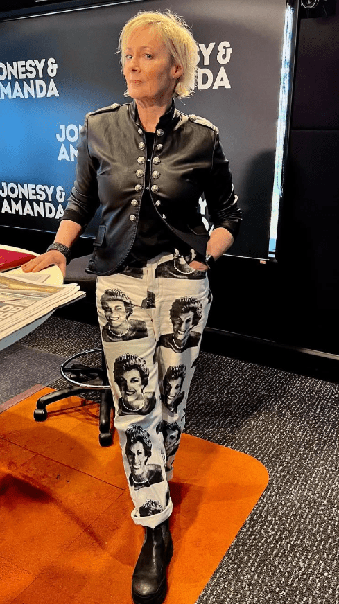 Amanda Keller Height