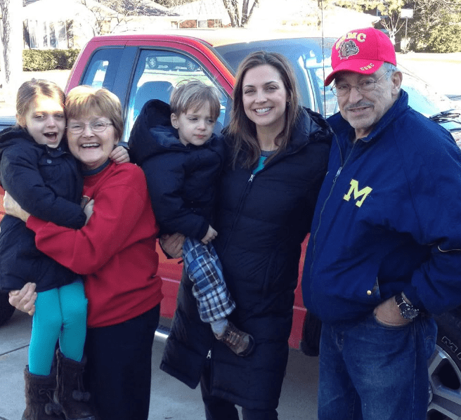 Paula Faris with her Parents and Kids