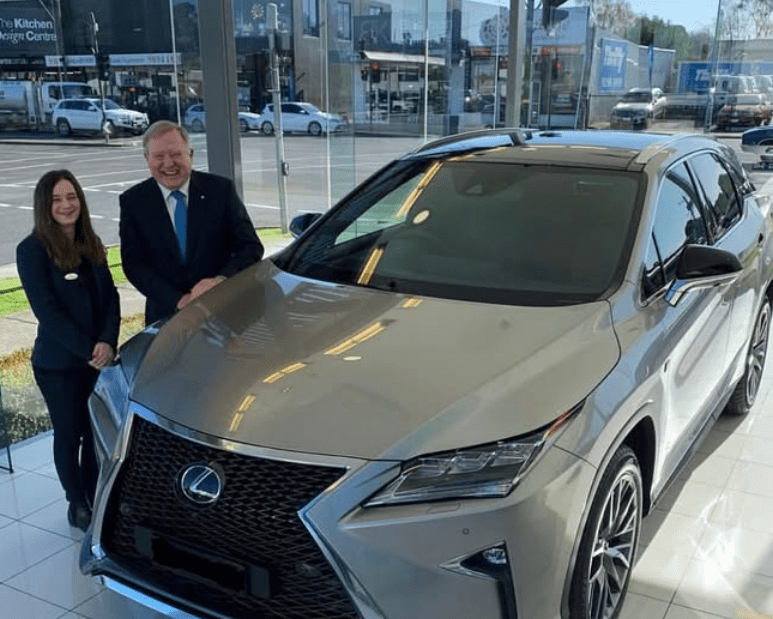 Peter Hitchener Net Worth