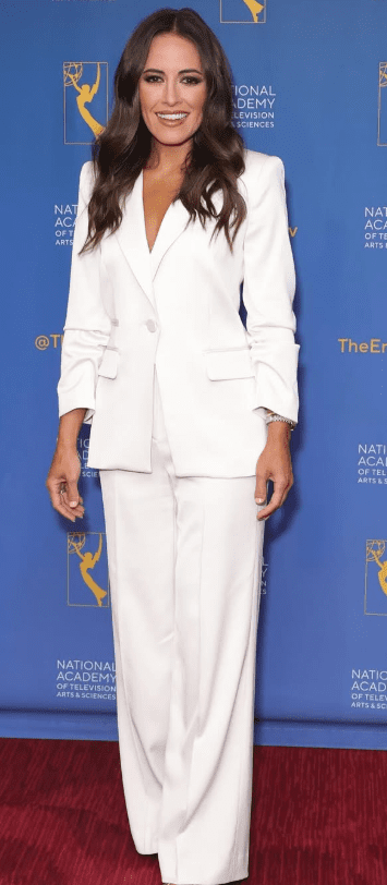 Kaylee Hartung Height