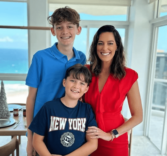 Samantha Heathwood with her Children