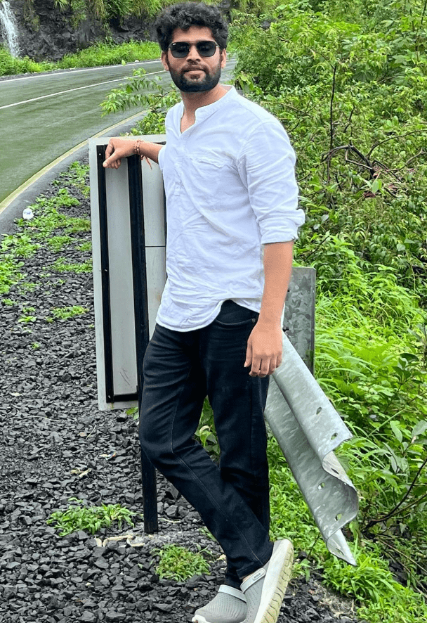 Vinayak Mahamuni Height