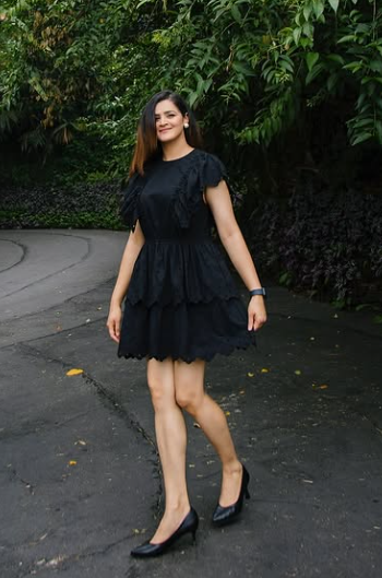 Dr. Navjot Simi Height