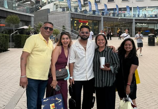 Rishabh Pant Family