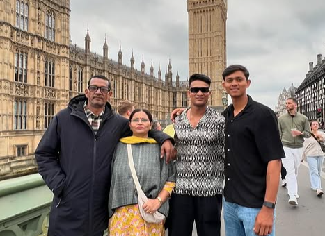 Yashasvi Jaiswal Family