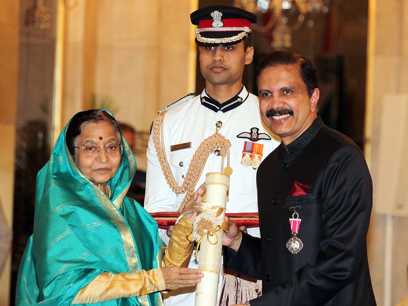 Dr. Azad Moopen Career