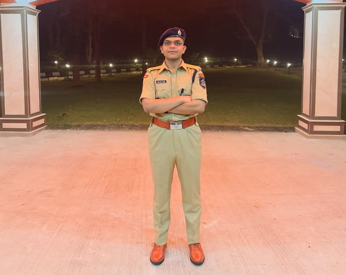 Gaurav Tripathi Height