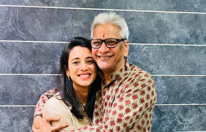 Father – Shrinivas Mandhana