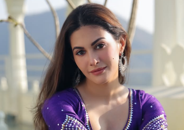Amyra Dastur - 10