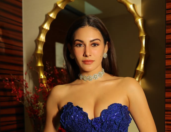 Amyra Dastur - 4